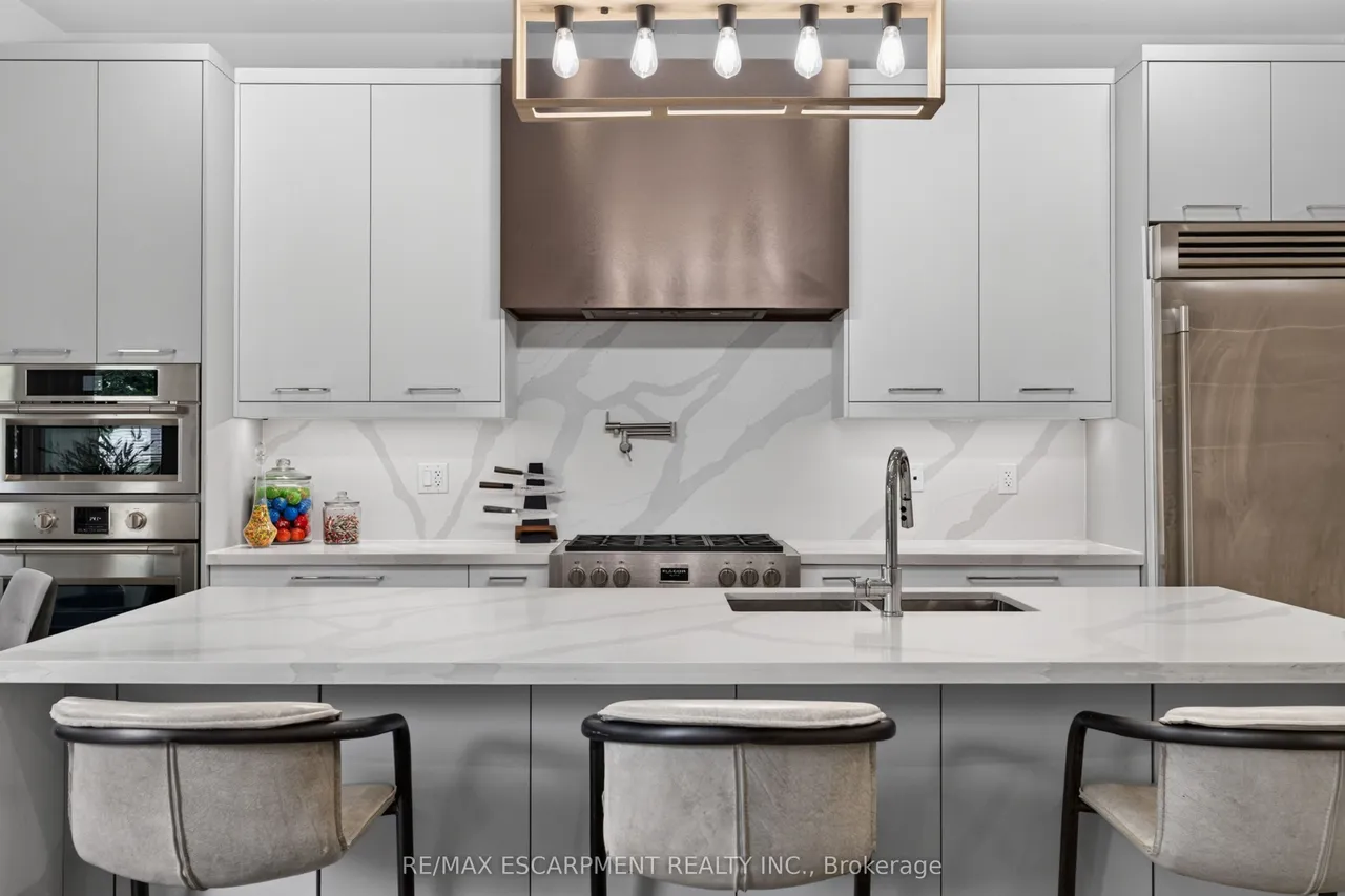 73 Elma Street — photo 3