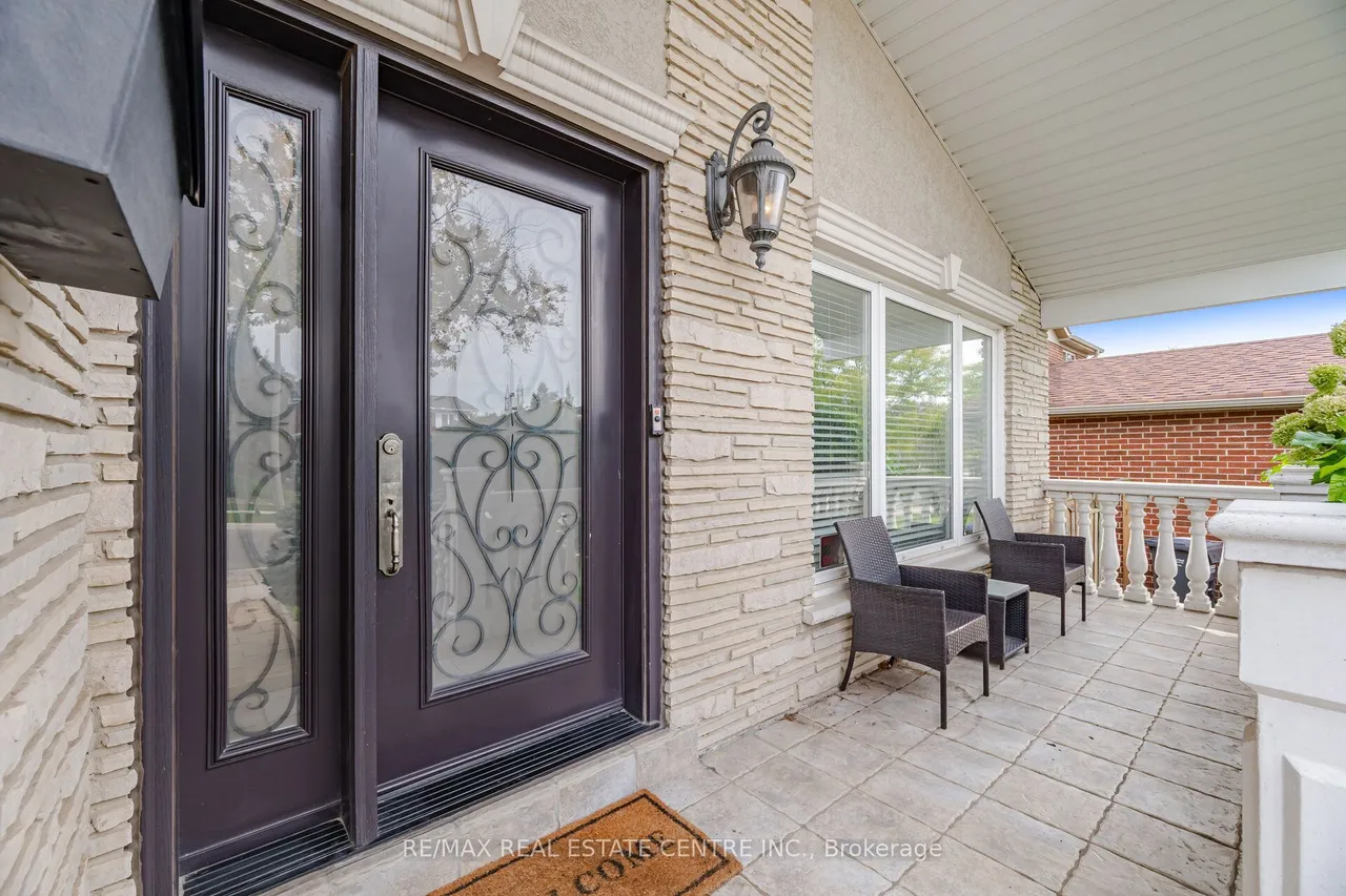 1876 Bough Beeches Boulevard — photo 3