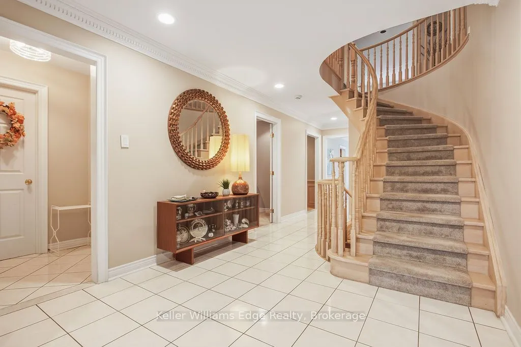 2084 Mckerlie Crescent — photo 3