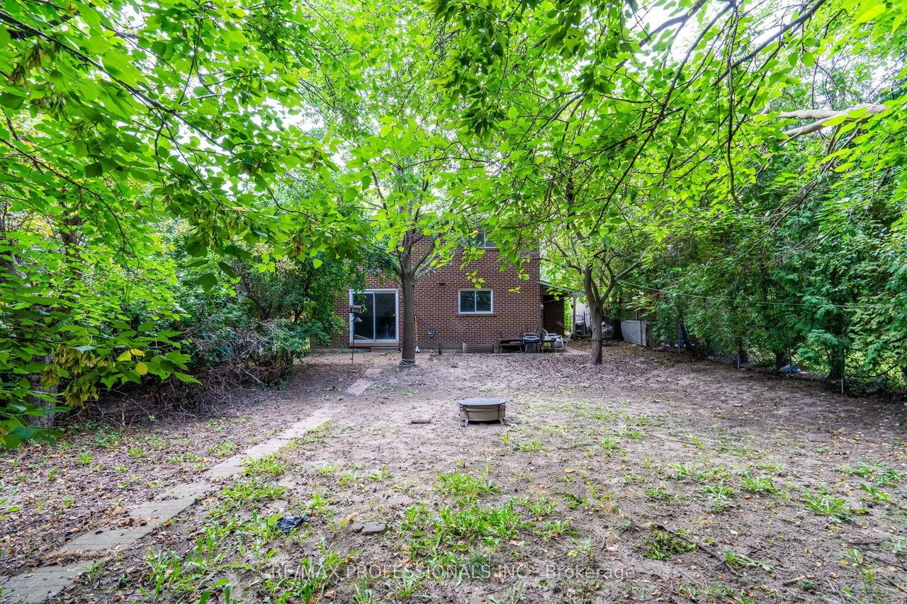 925 Runningbrook Drive — photo 26