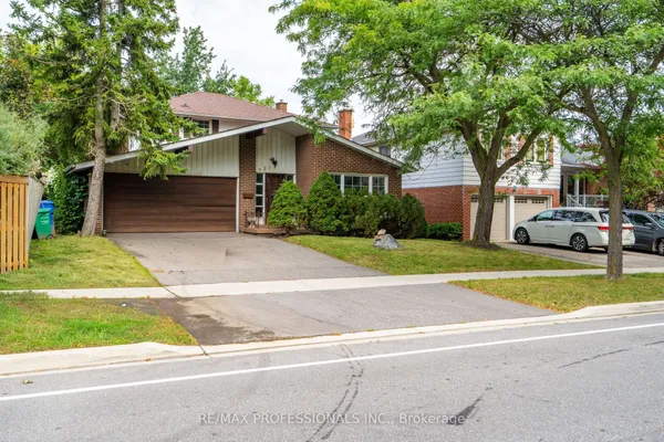 925 Runningbrook Drive — photo 2