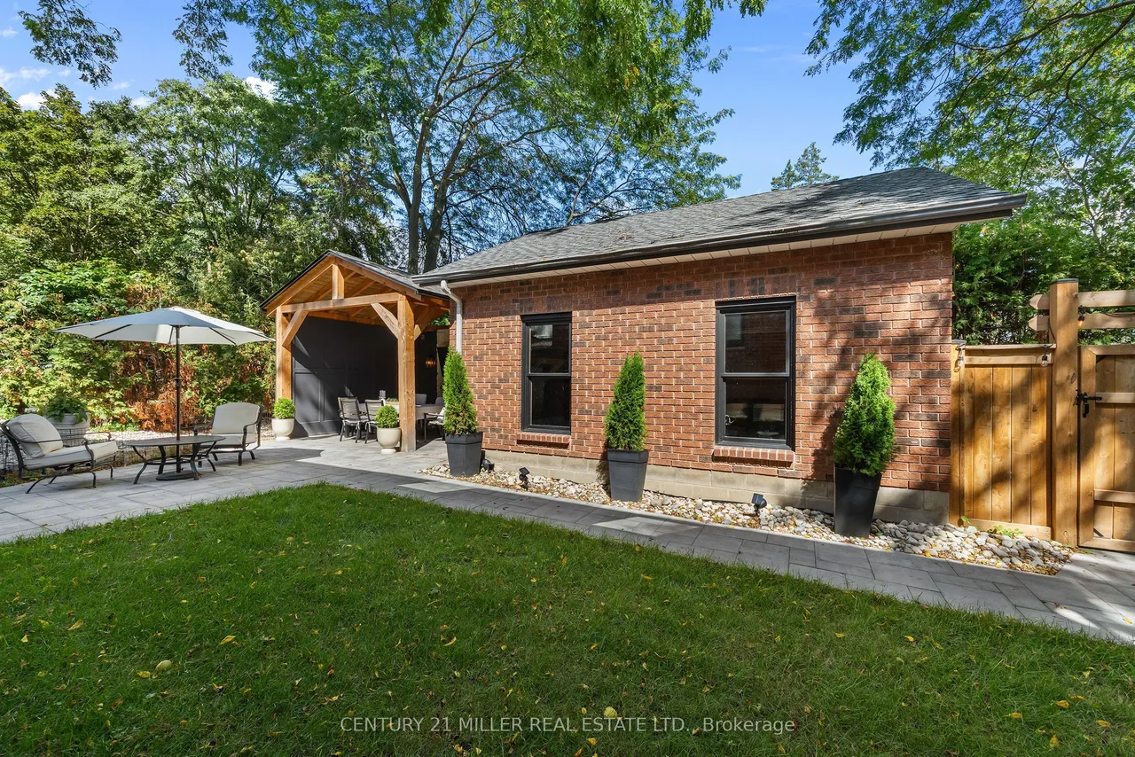 139 Allan Street — photo 8