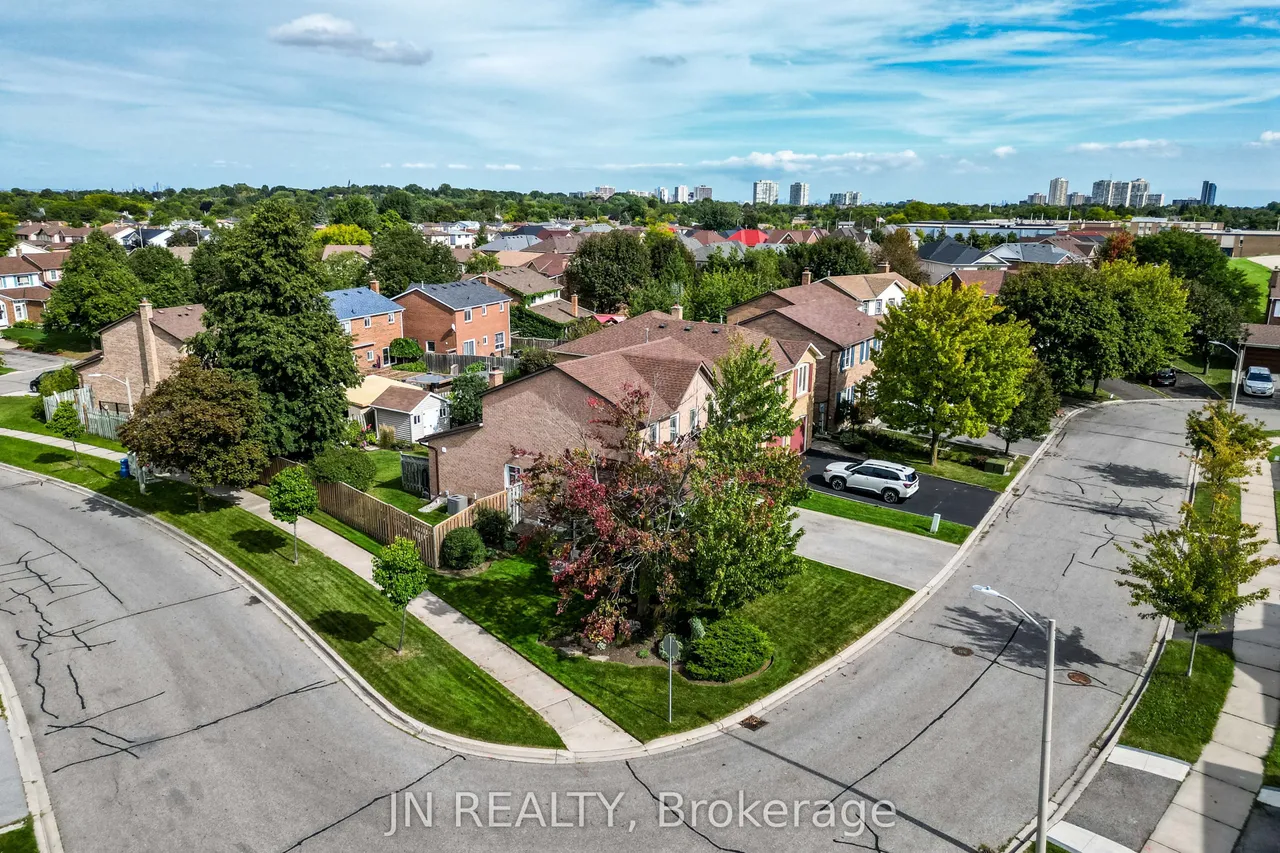 2 Nimrod Crescent — photo 3