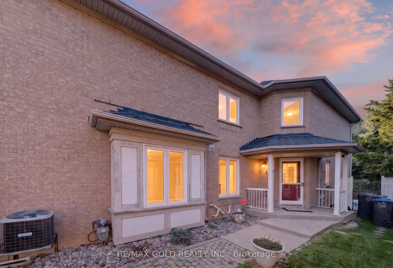 142 Pressed Brick Drive — photo 2