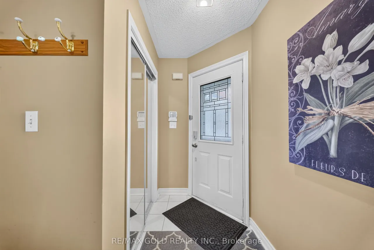 142 Pressed Brick Drive — photo 3