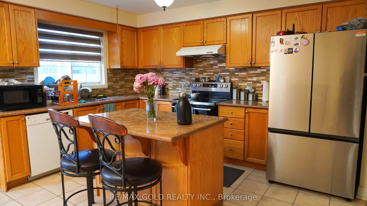86 Turquoise Crescent — photo 3