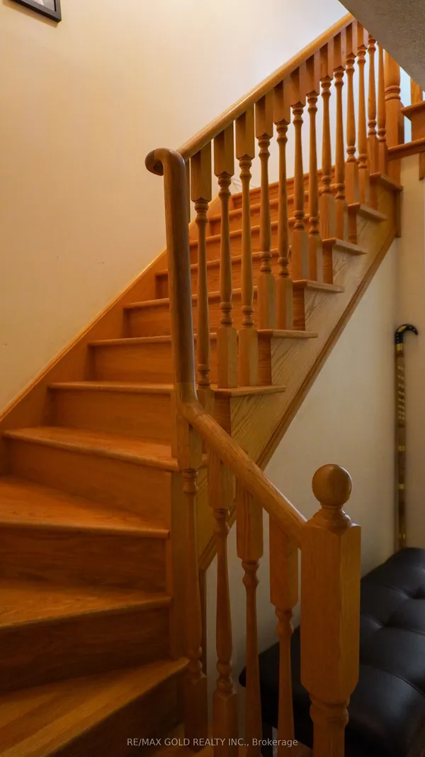 86 Turquoise Crescent — photo 2