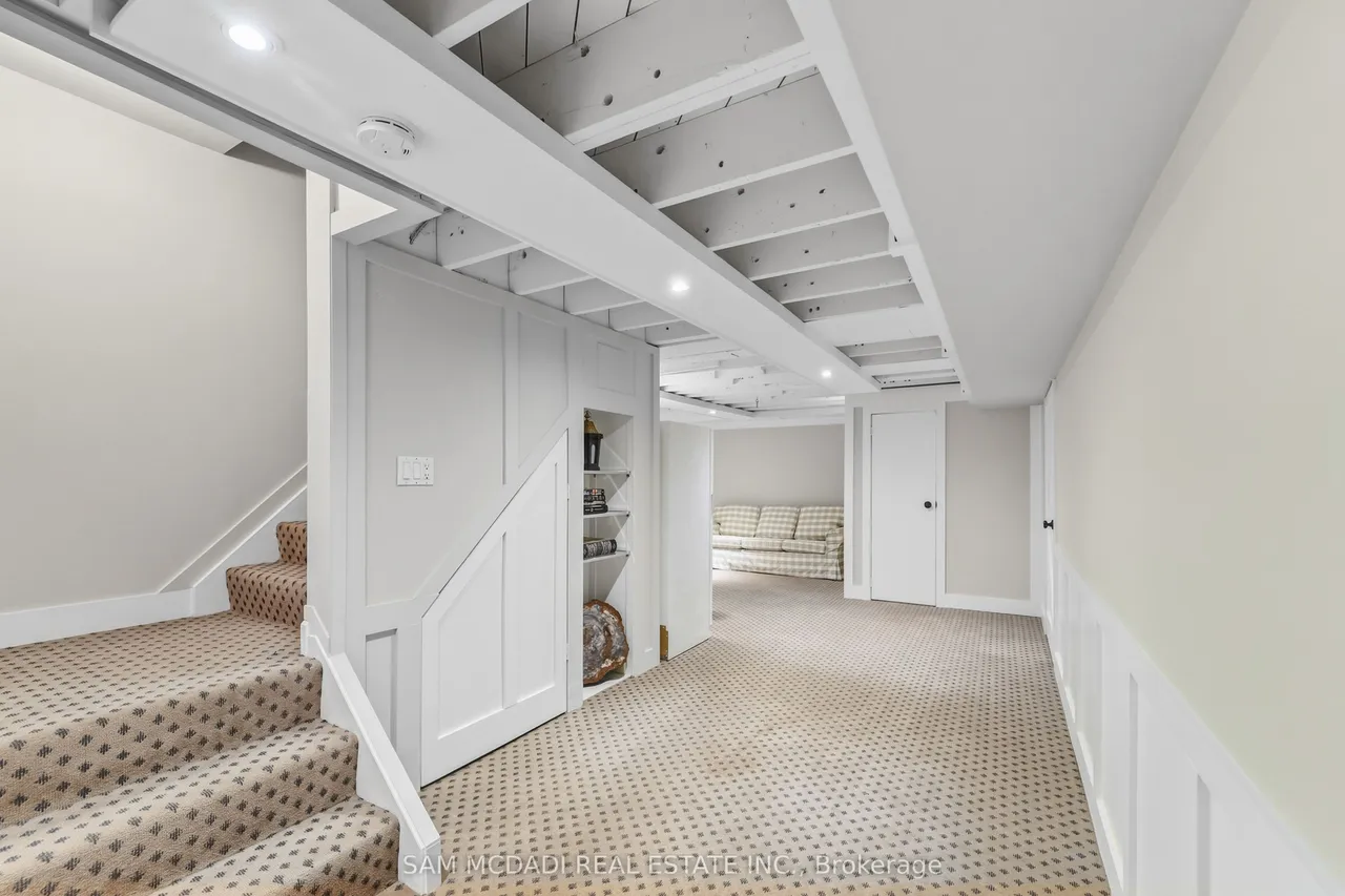 21 Kenninghall Boulevard — photo 41