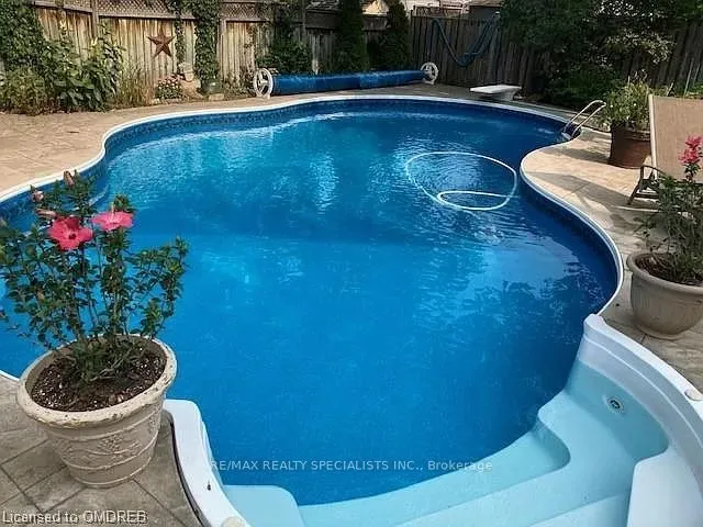 6 NORVAL Crescent — photo 38
