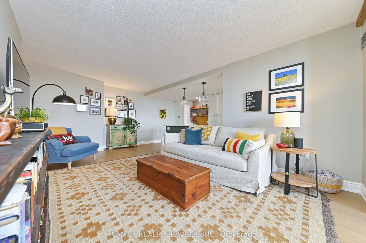 20 Cherrytree Drive — photo 3