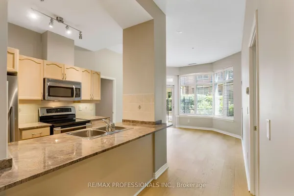 350 Princess Royal Drive — photo 2