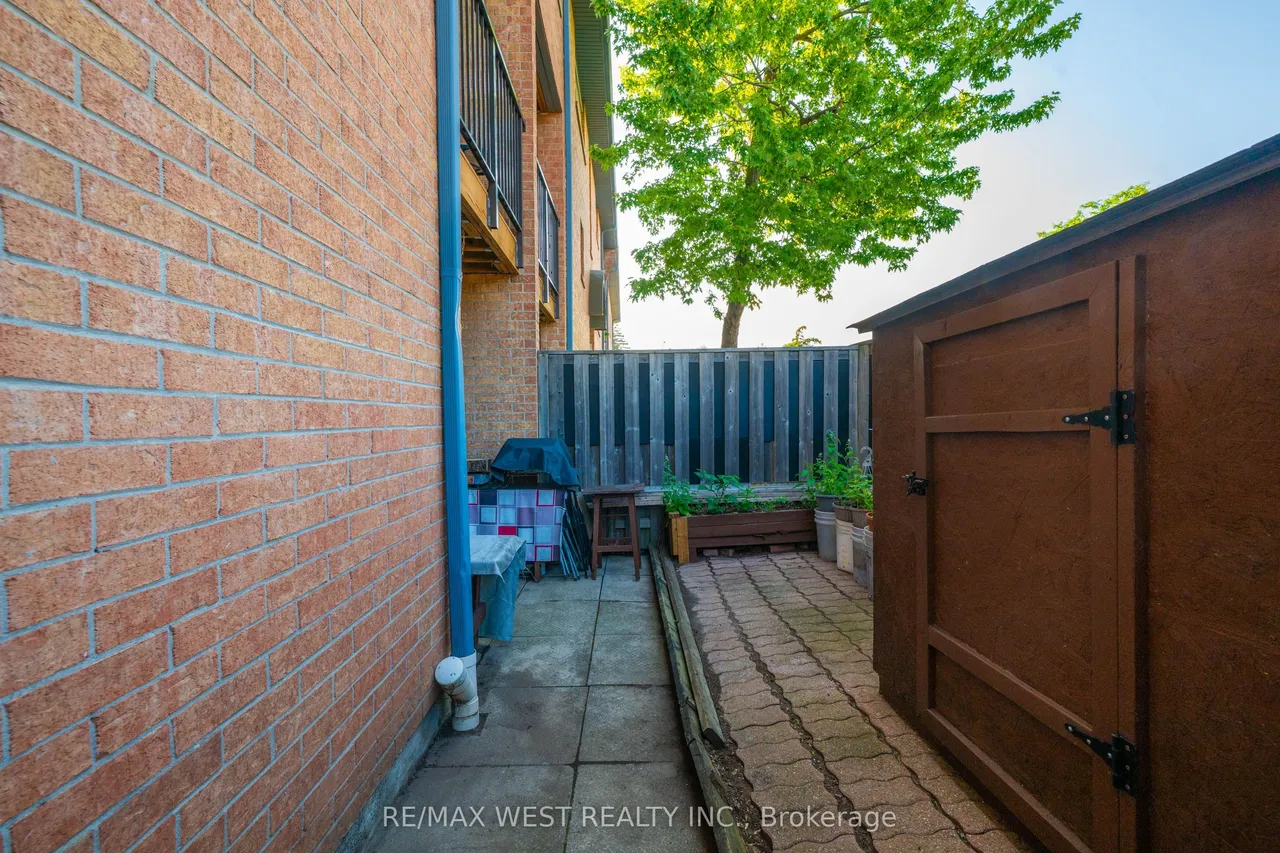 2866 Battleford Road — photo 37
