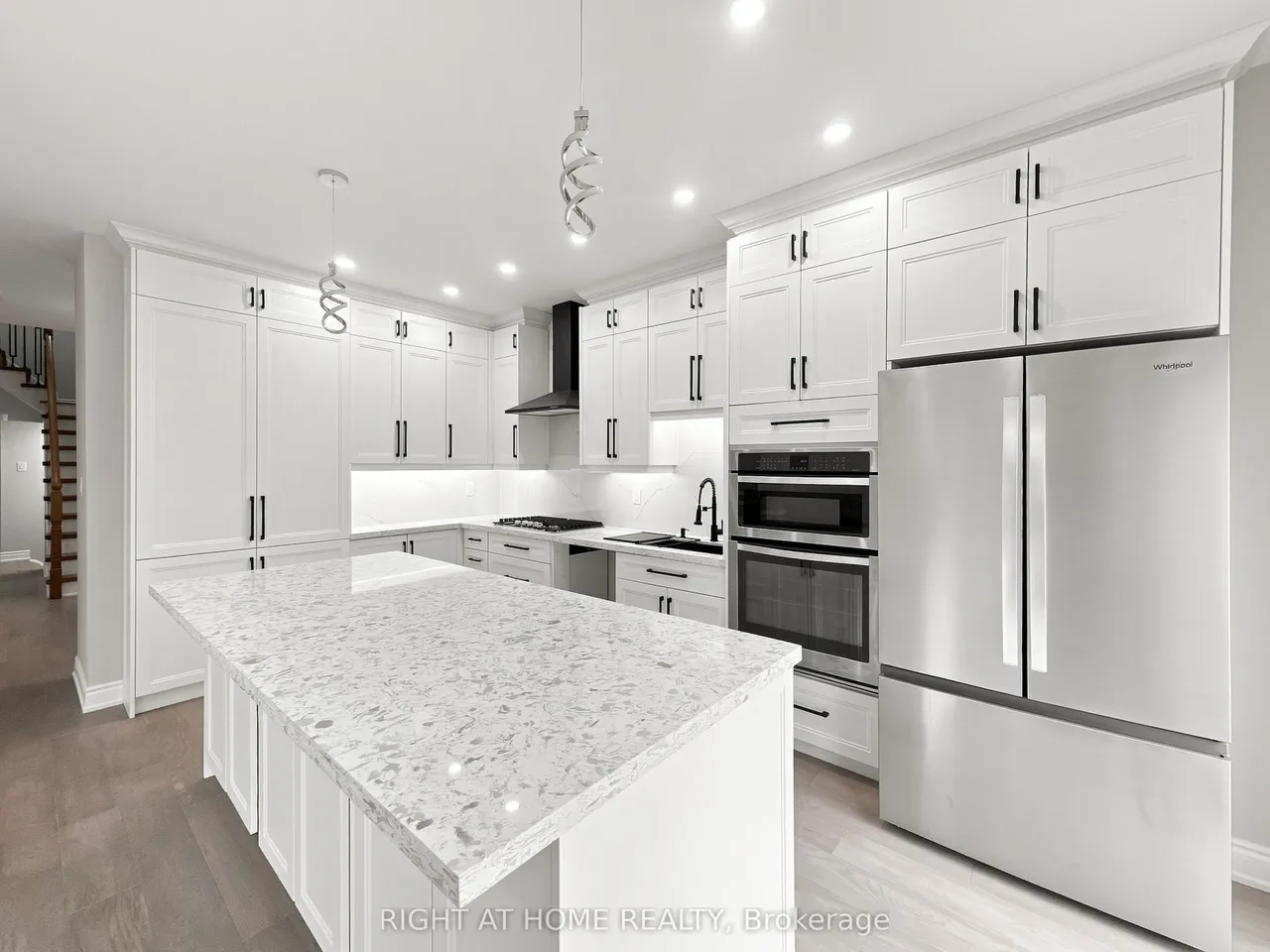 1530 Portsmouth Place — photo 2