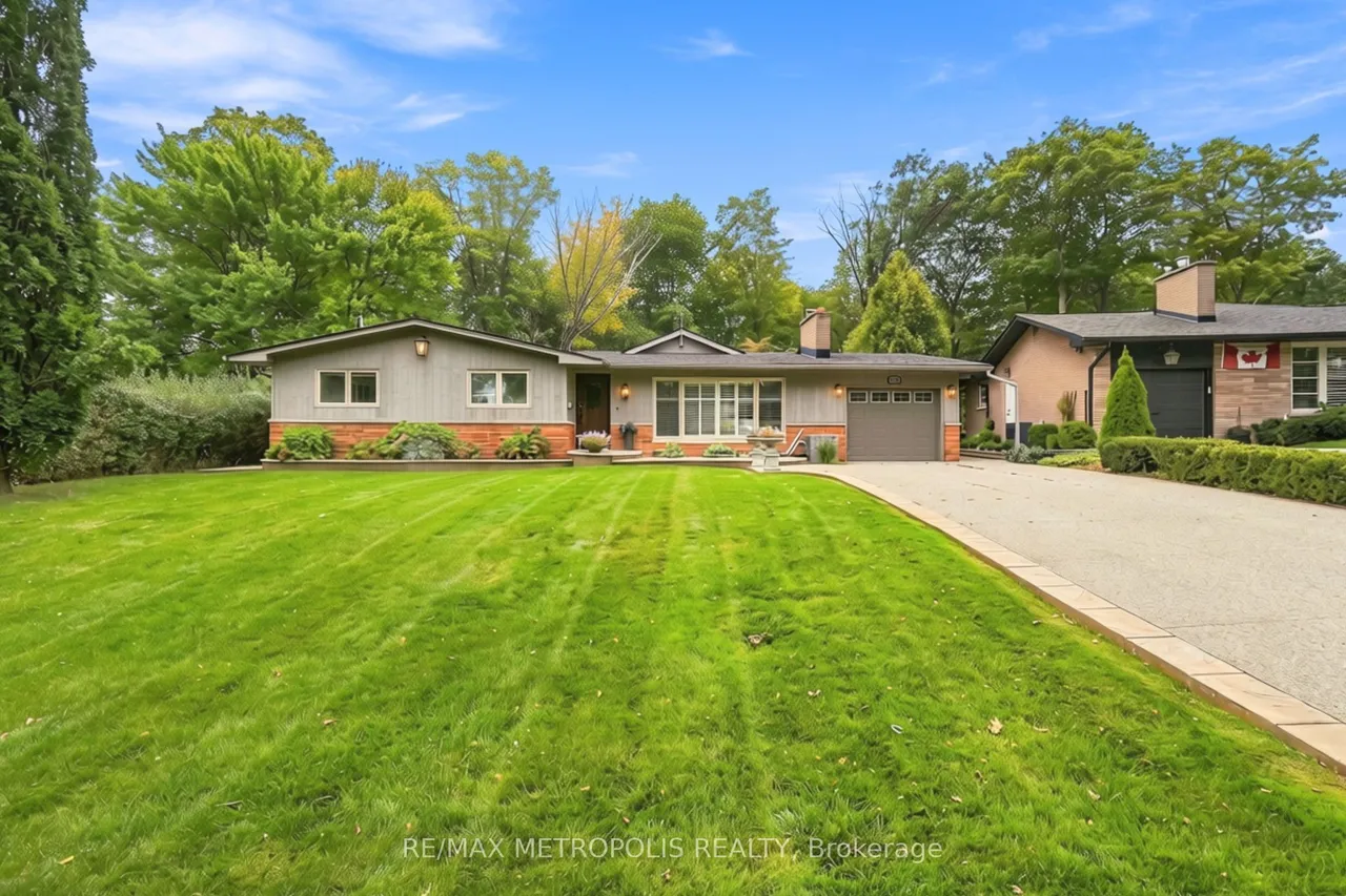 1228 Elgin Crescent — photo 44