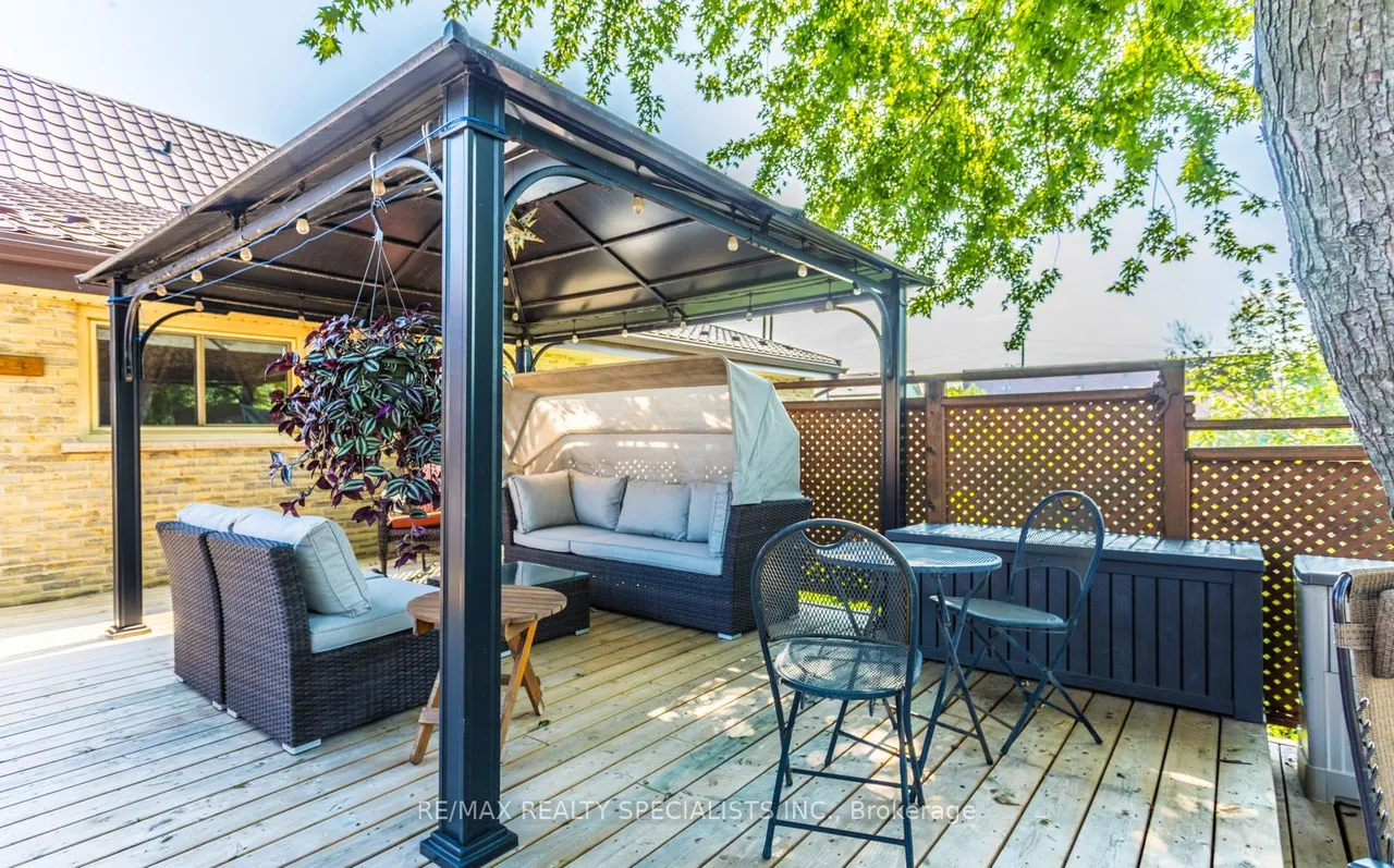 32 Falconer Drive — photo 41