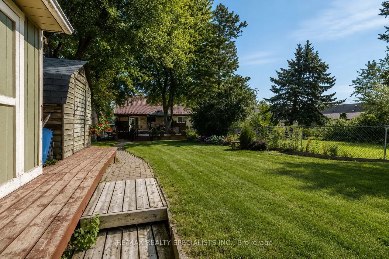 32 Falconer Drive — photo 42