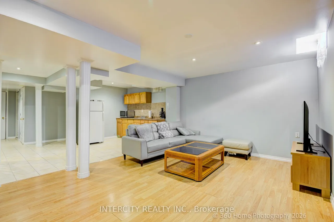 27 Modesto Crescent — photo 13