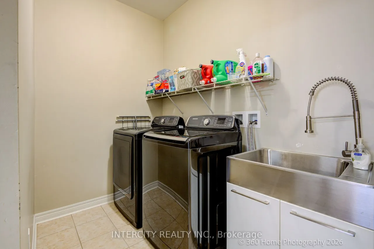 27 Modesto Crescent — photo 12