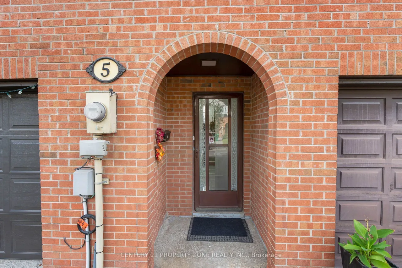 5 Briar Path