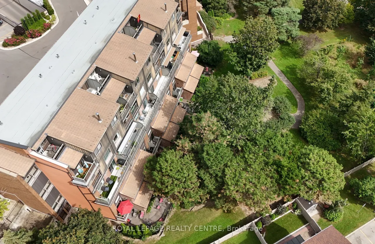 1000 Cedarglen Gate
