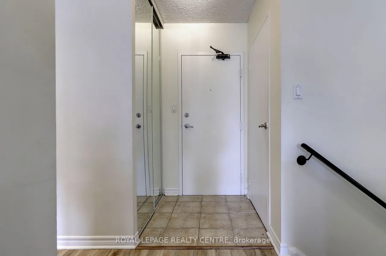 1000 Cedarglen Gate — photo 3