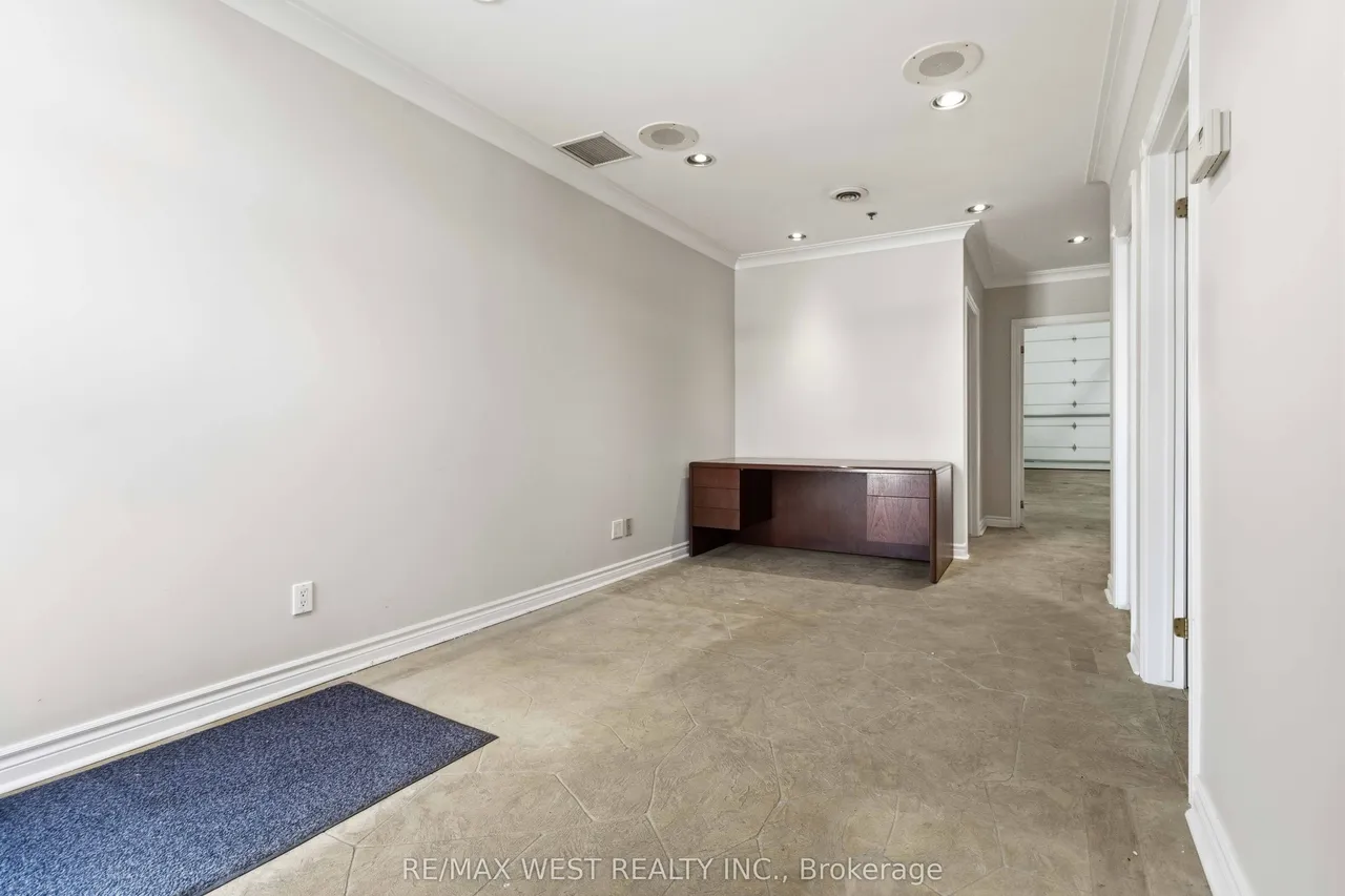 1320 Mid-Way Boulevard — photo 3