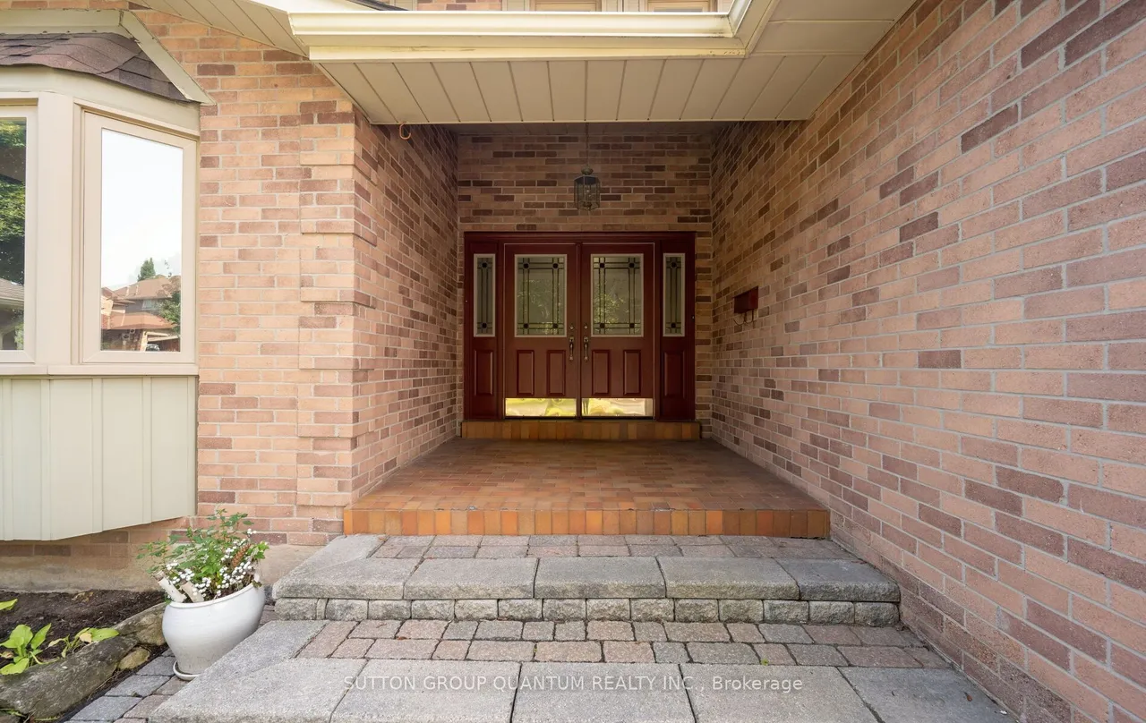1896 Stoneybrook Court — photo 2