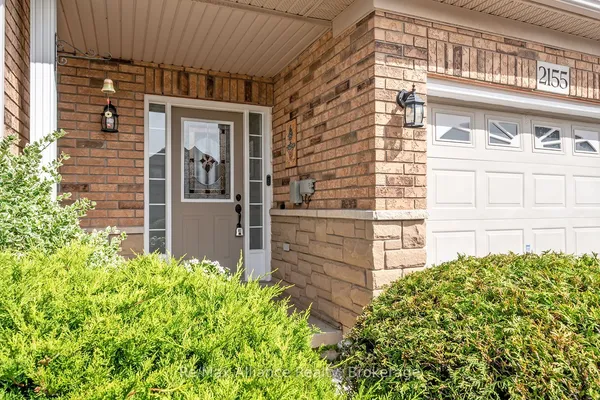 2155 Redstone Crescent — photo 2