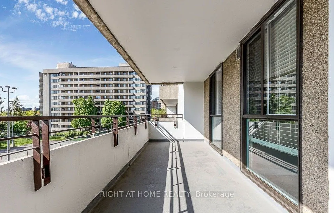 1300 Mississauga Valley Boulevard — photo 2