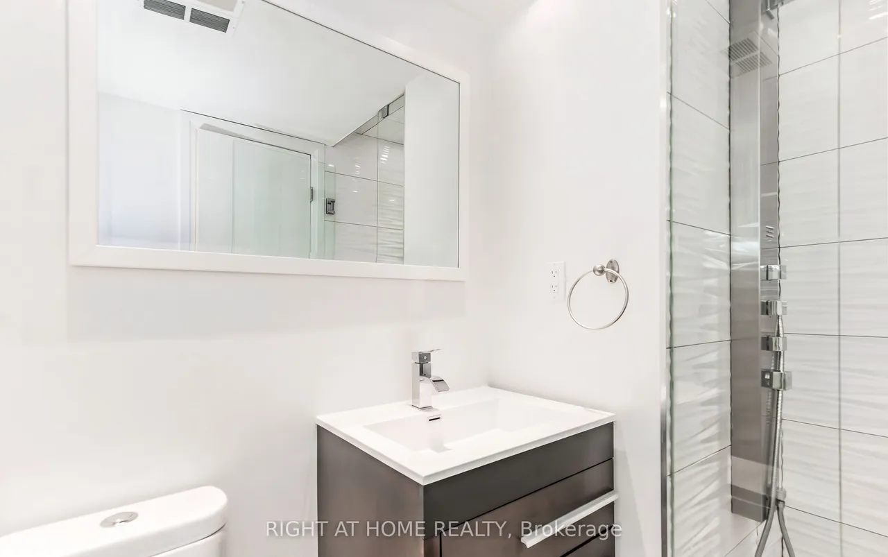1300 Mississauga Valley Boulevard — photo 12
