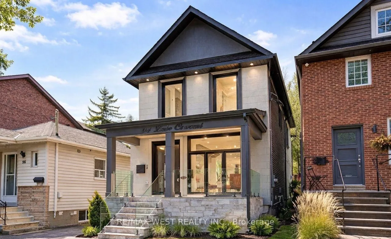 94 Lake Crescent