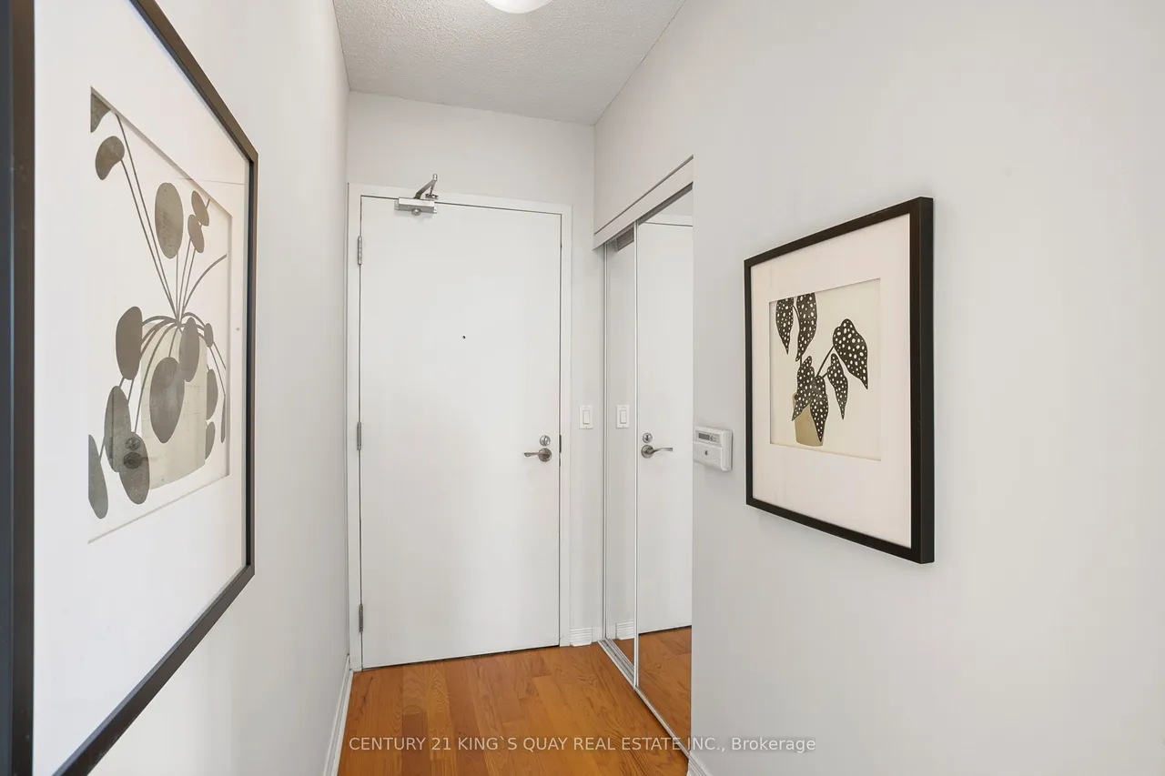 2240 Lake Shore Boulevard W — photo 3