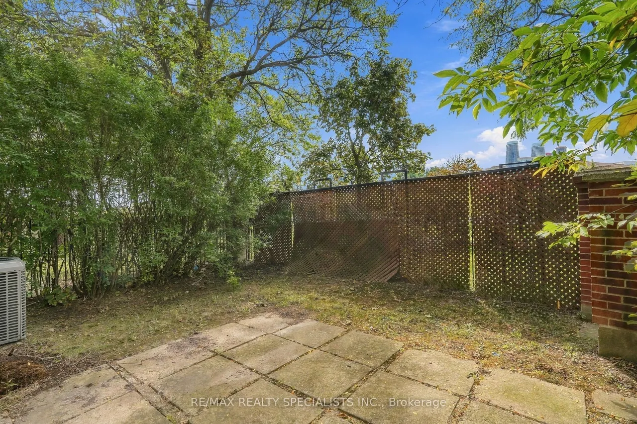 333 Meadows Boulevard — photo 43