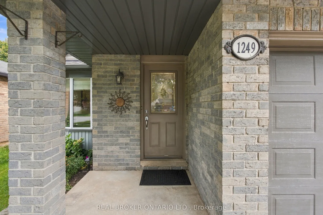 1249 Thorpe Road — photo 3