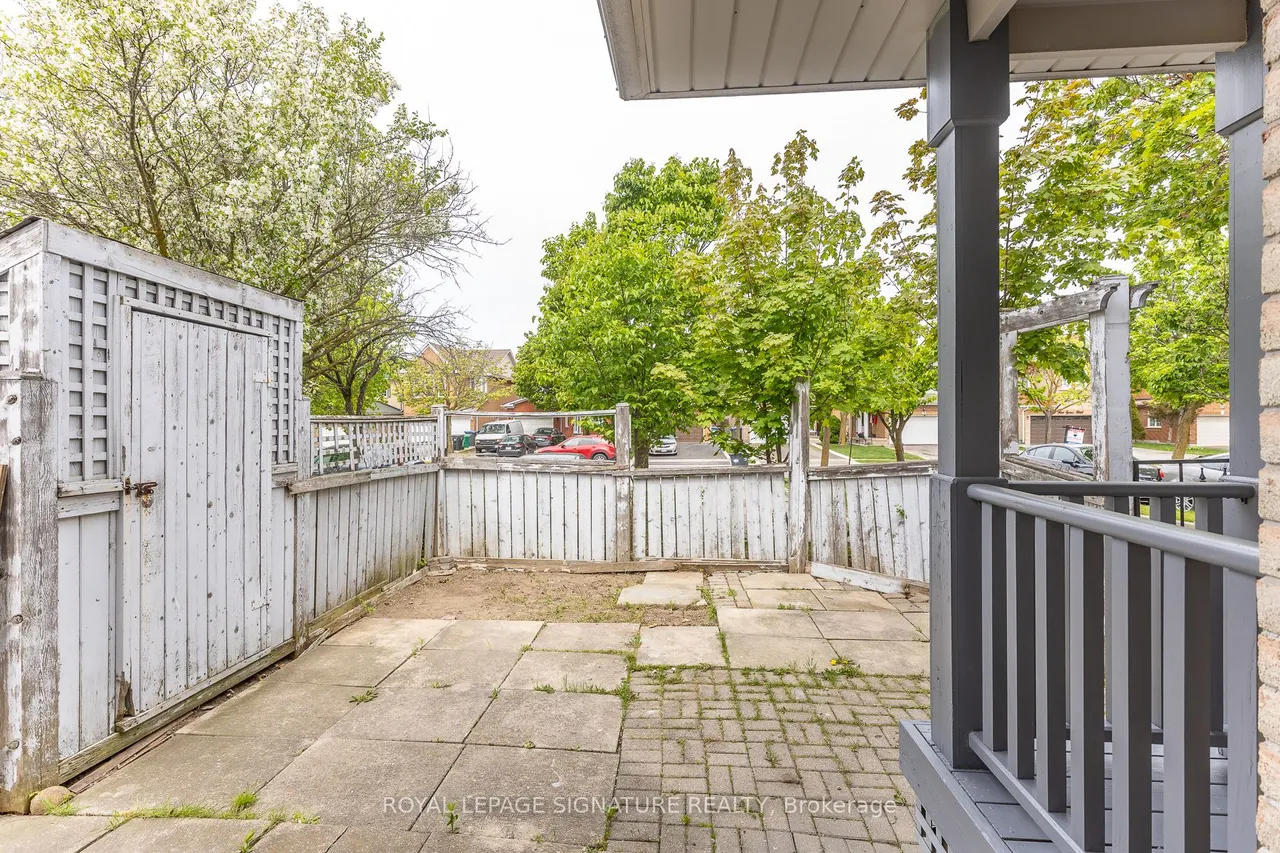 60 Blue Spruce Street — photo 39