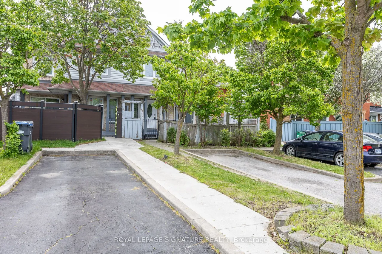 60 Blue Spruce Street — photo 3