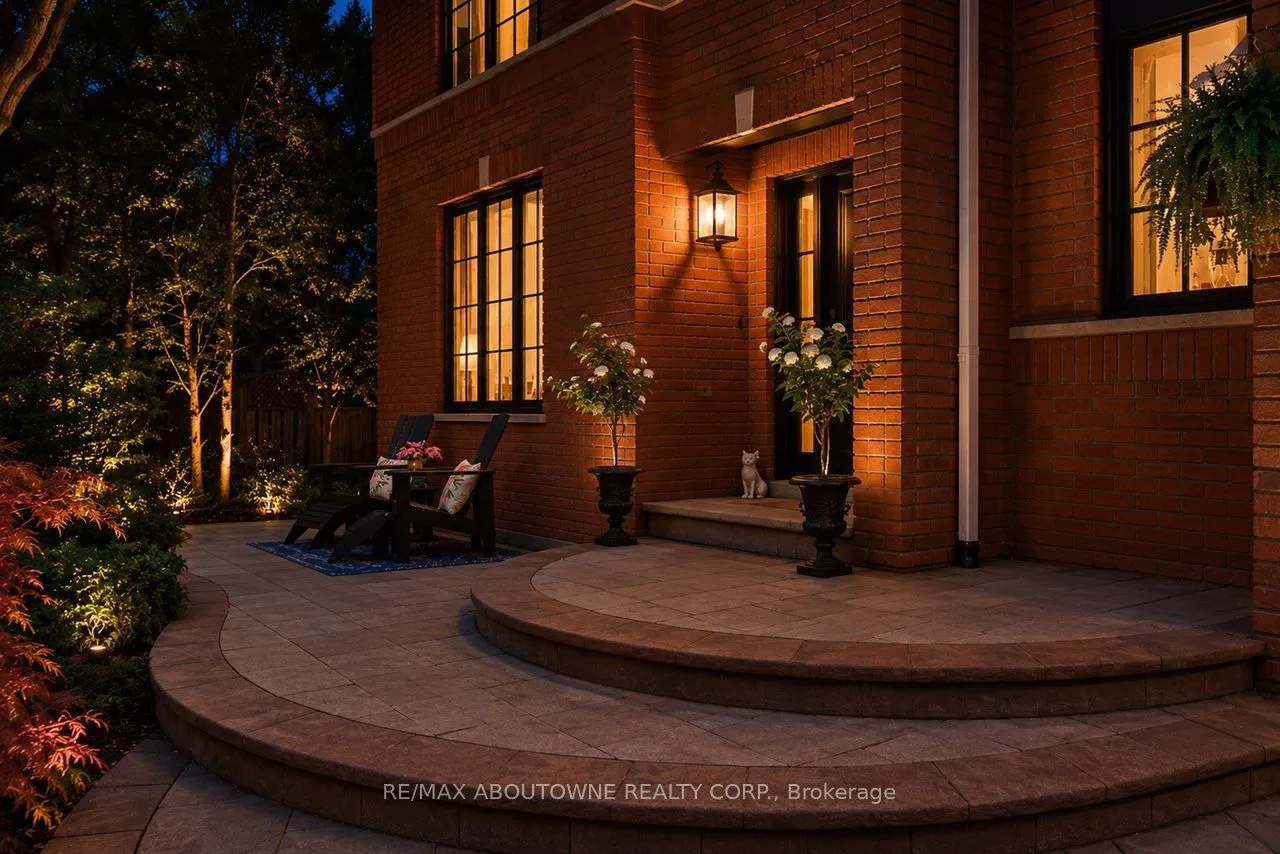 324 Oakridge Court — photo 3