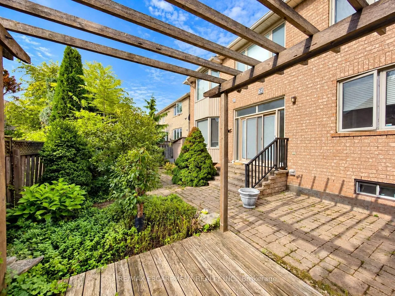 1396 Thorncrest Crescent — photo 46