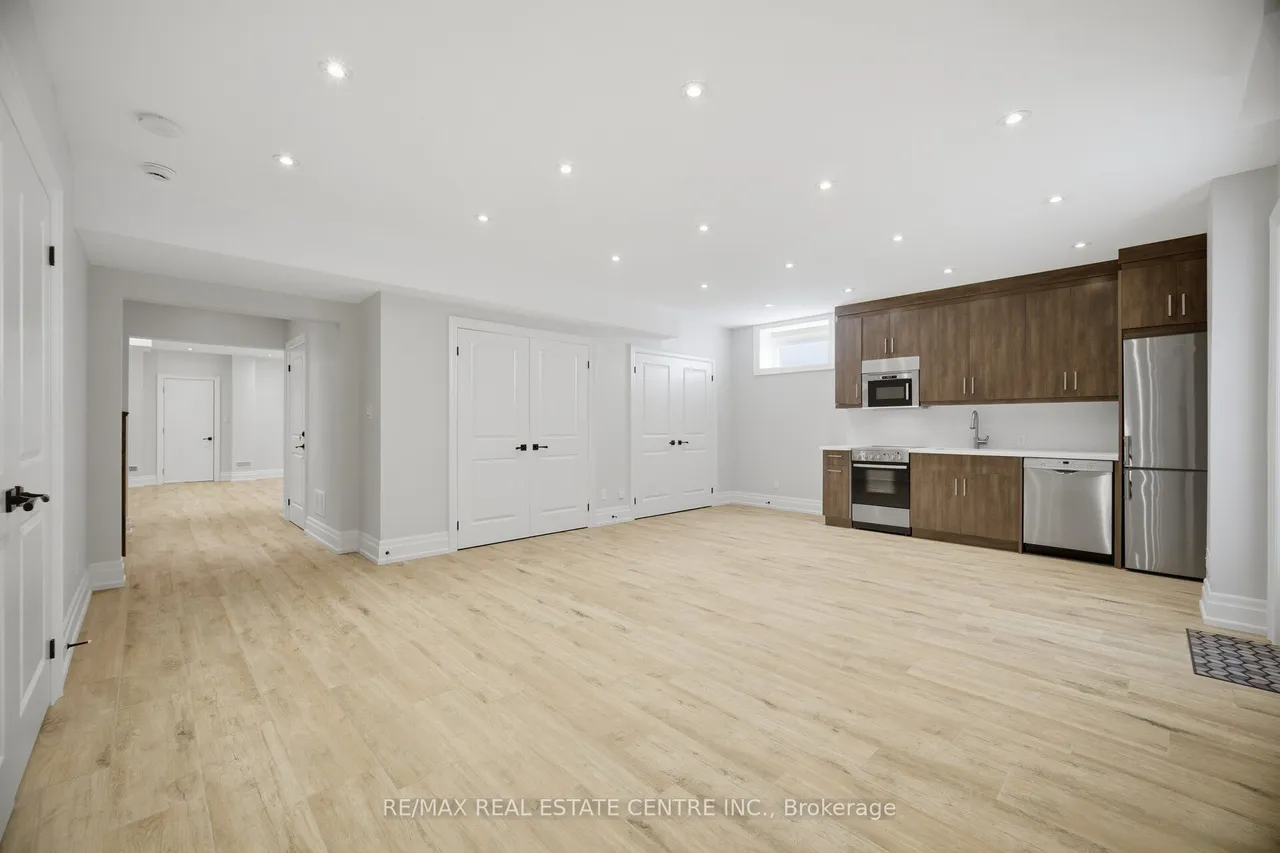 1496 Mansfield Drive — photo 2