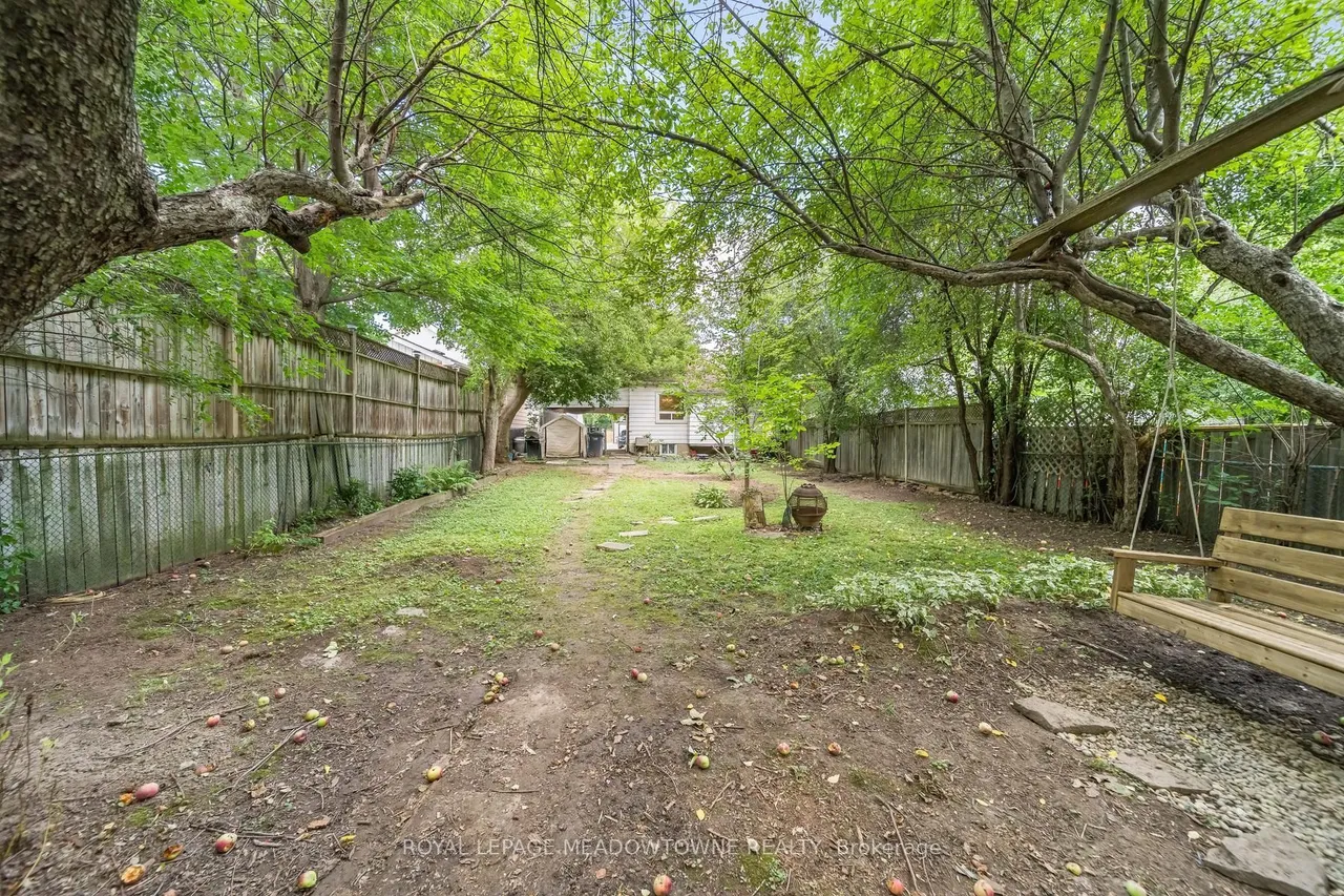 27 Royce Avenue — photo 15