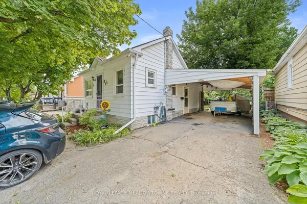 27 Royce Avenue
