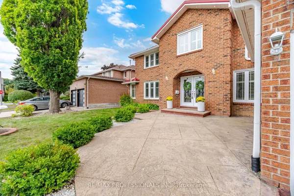 4 McFadden Drive — photo 2