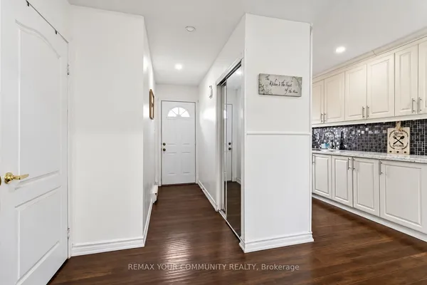 11 Grantbrook Court — photo 2