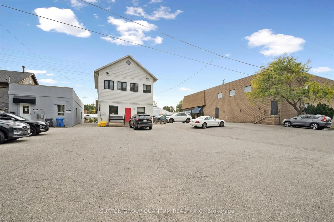 1673 Lakeshore Road W — photo 17
