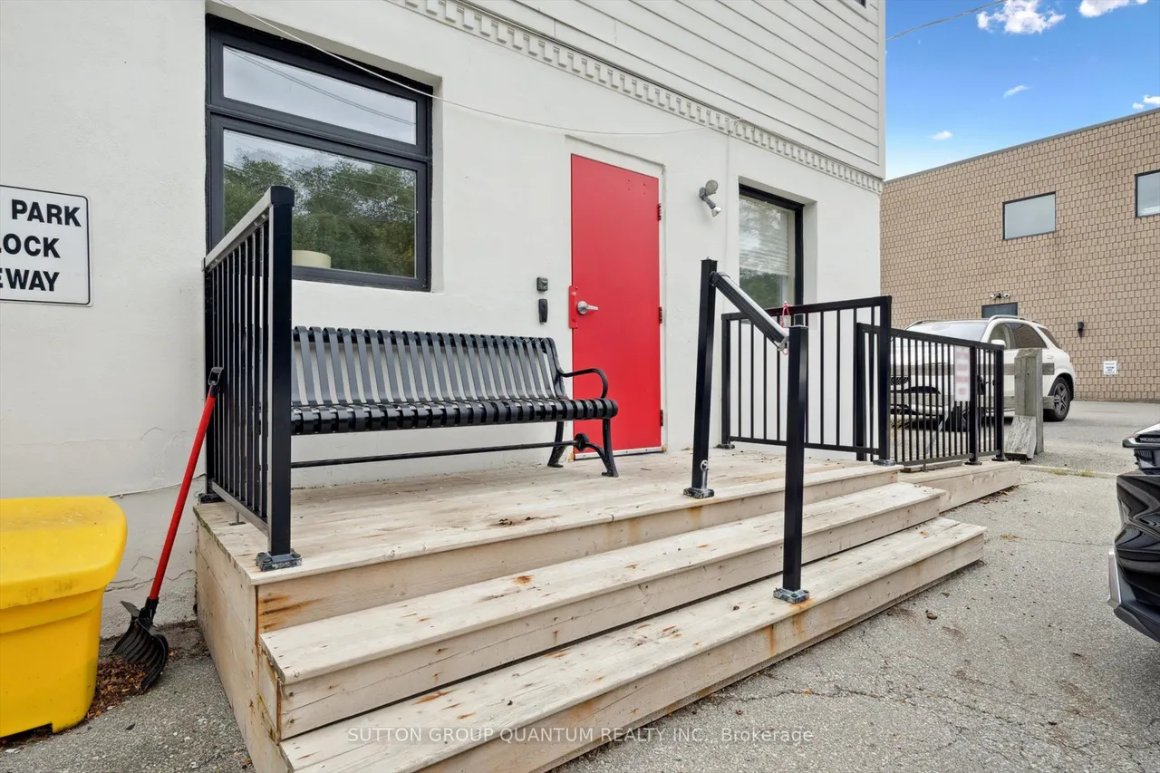 1673 Lakeshore Road W — photo 16