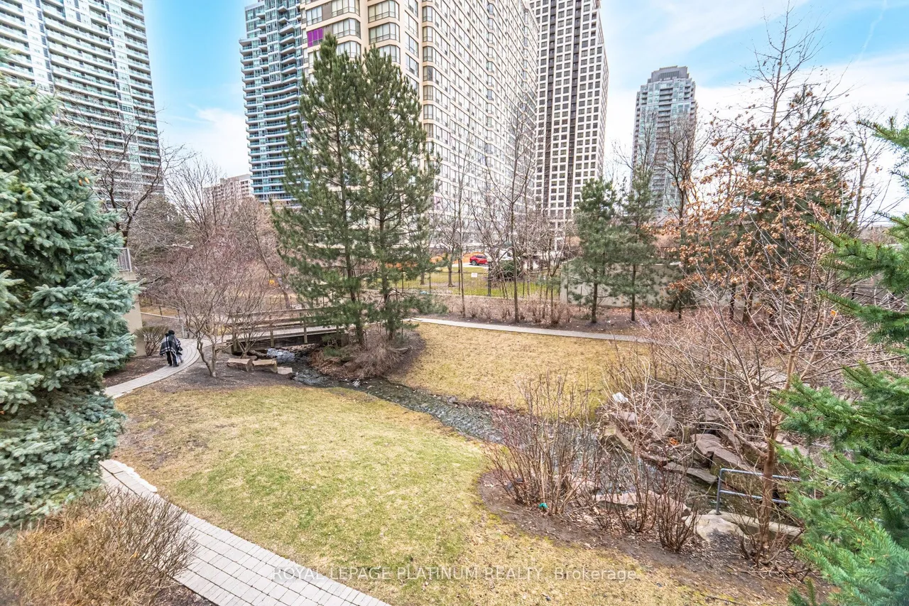 156 Enfield Place — photo 32