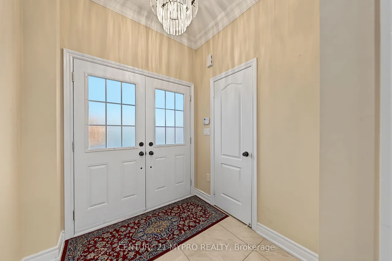 1371 Kestell Boulevard — photo 3