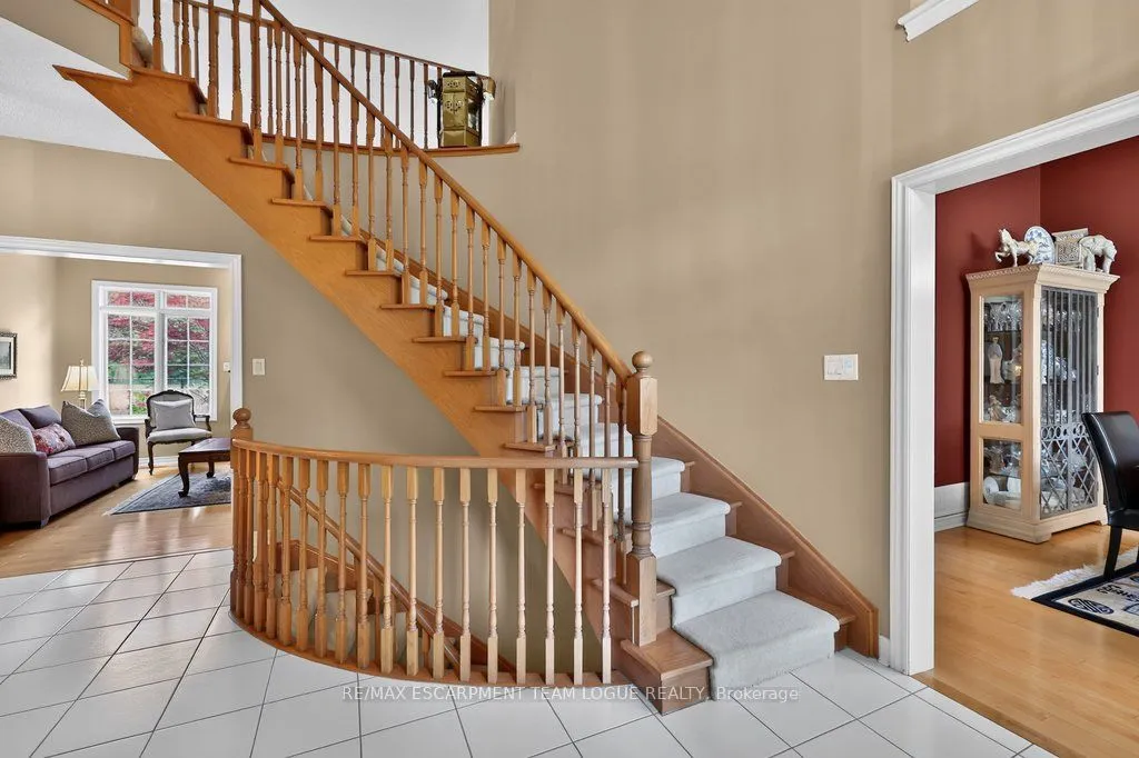 4168 Stonebridge Crescent — photo 3