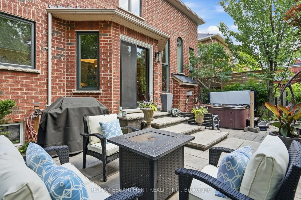5347 Jameson Crescent — photo 47