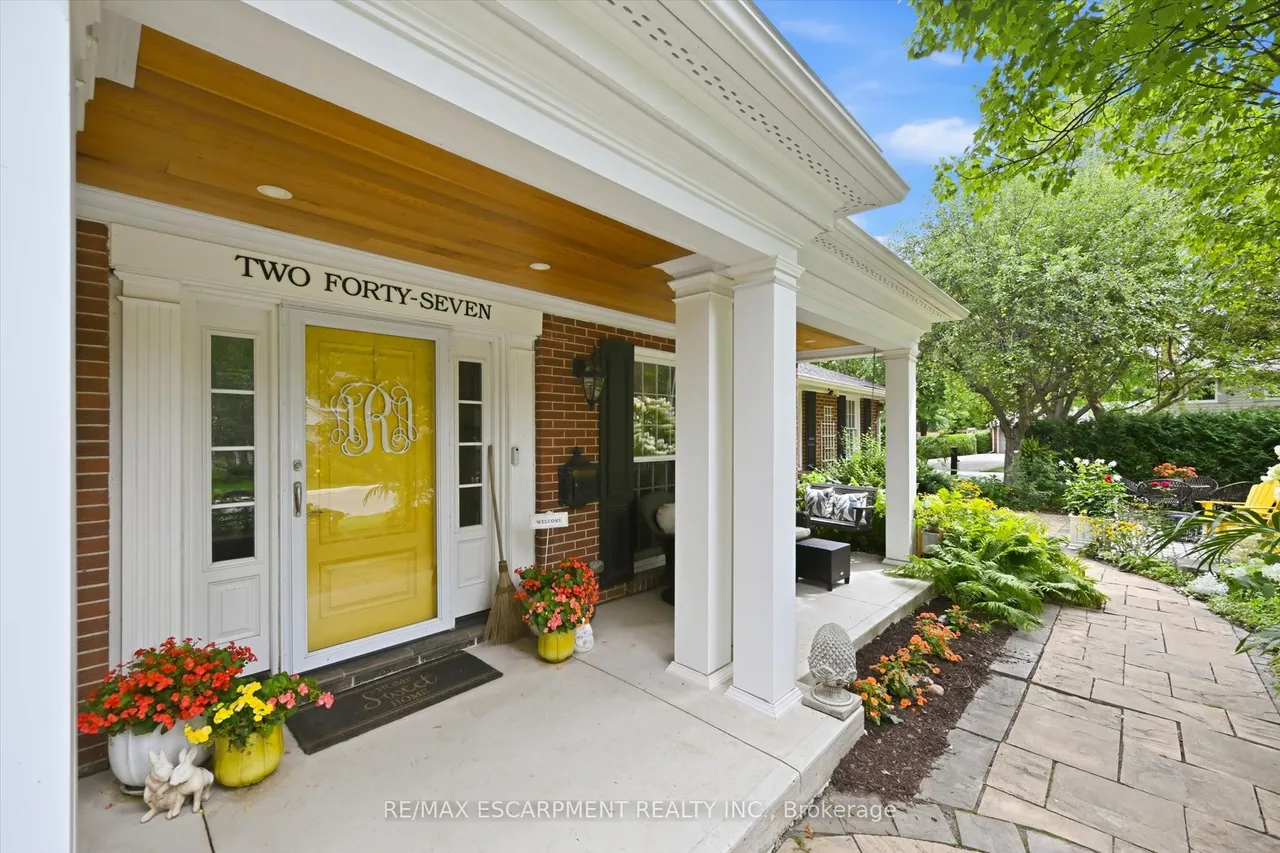 247 Linwood Crescent